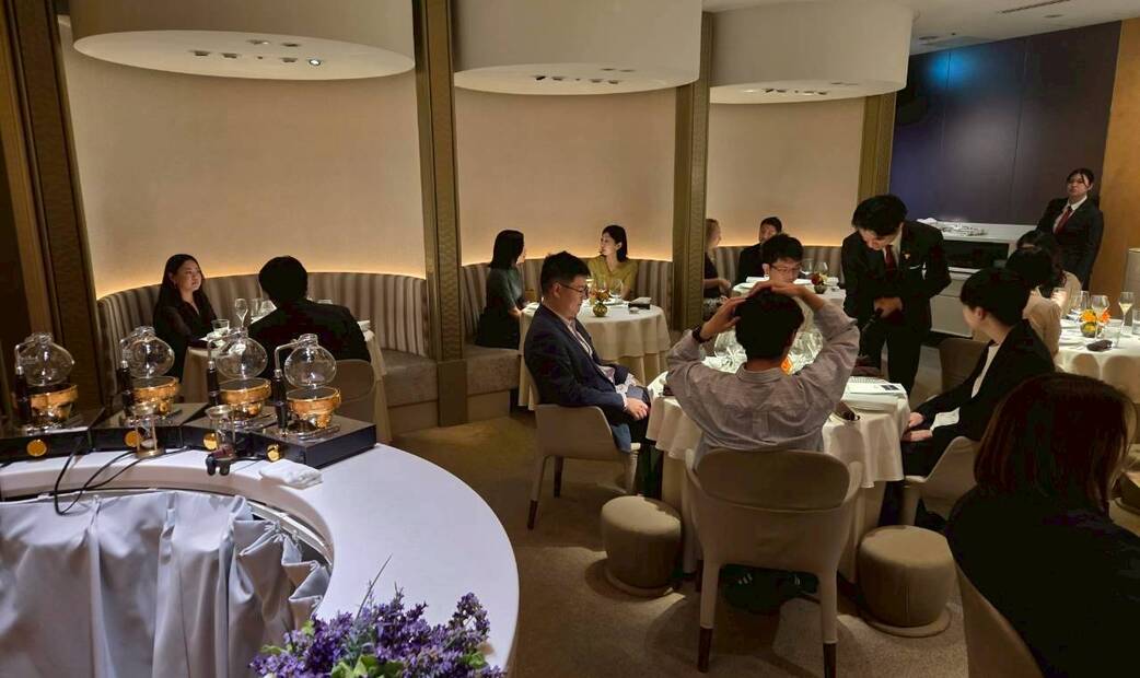 2025年10月　創業50年以上の歴史を持つミシュランガイド掲載のフレンチの名店「銀座レカン」で貸切イベント開催！