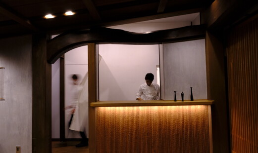 middle's image 2