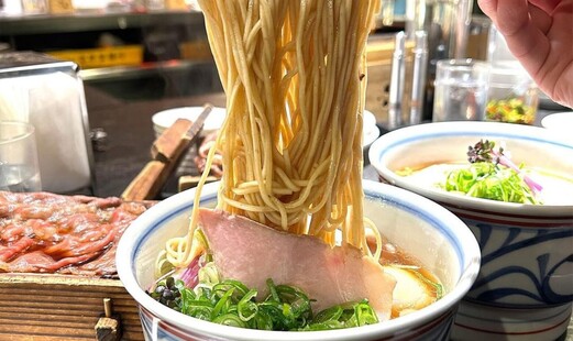 Dame na Rinjin Shinjuku's image 8