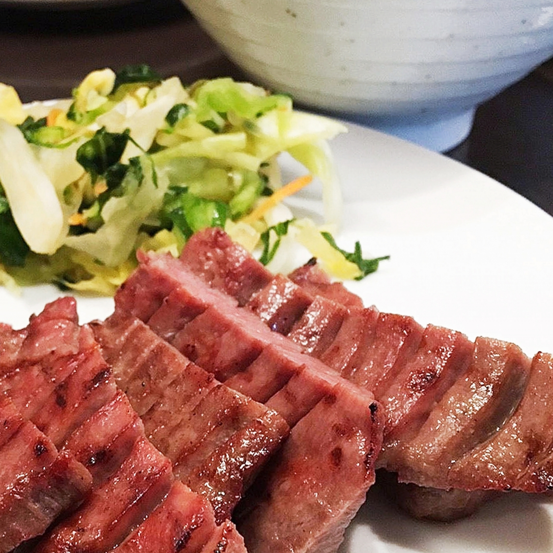 【東京牛舌推薦9選】牛舌專賣店與燒肉名店完全指南，厚切、薄切一次搞懂！