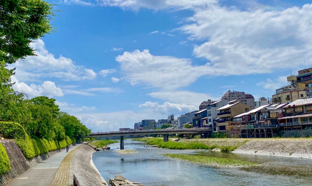 鴨川沿いのレストランおすすめ12選|京都で必ず行きたい川床・ミシュランの名店ガイド